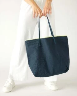 Le Canvas Tote -Mersea le canvas tote navy 1