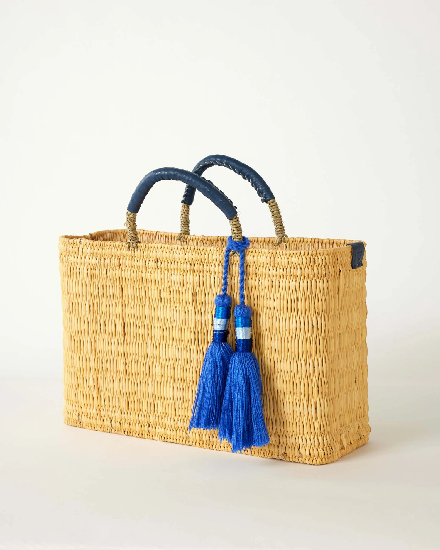 Medina Tassel Basket - Medium 2 Medina Tassel Basket - Medium - Image 2